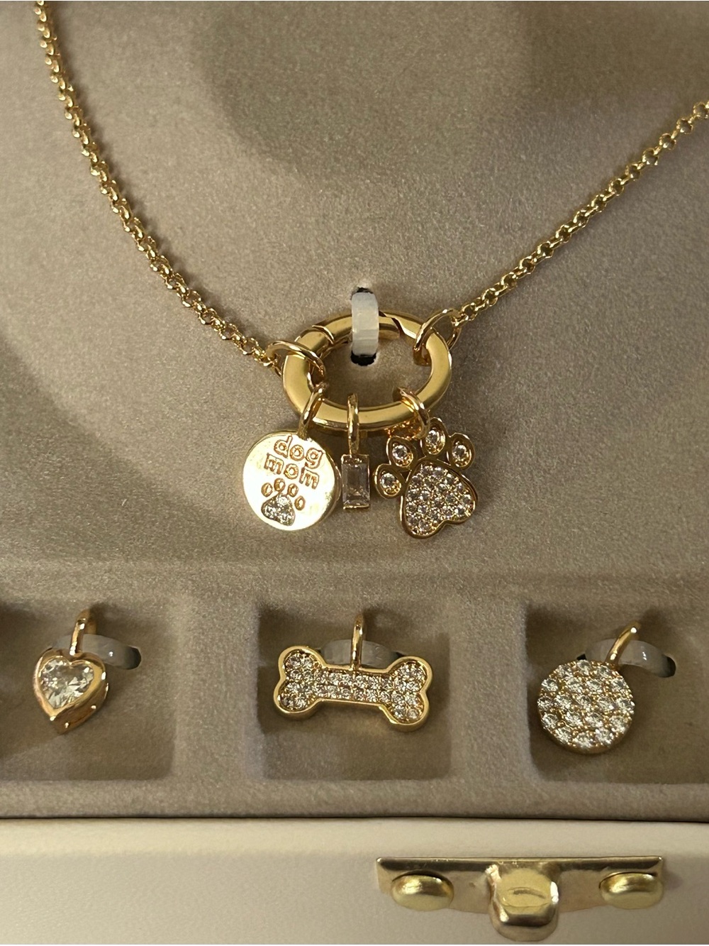 Necklace w/6 different interchangeable charms - NEW 16”+ pretty 2" drop in back - Picture 3 of 13